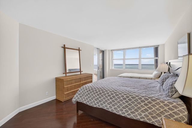 5200 N Ocean Drive 1004, Singer Island, FL 33404