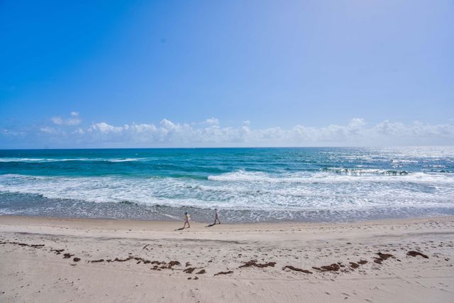 5200 N Ocean Drive 1004, Singer Island, FL 33404