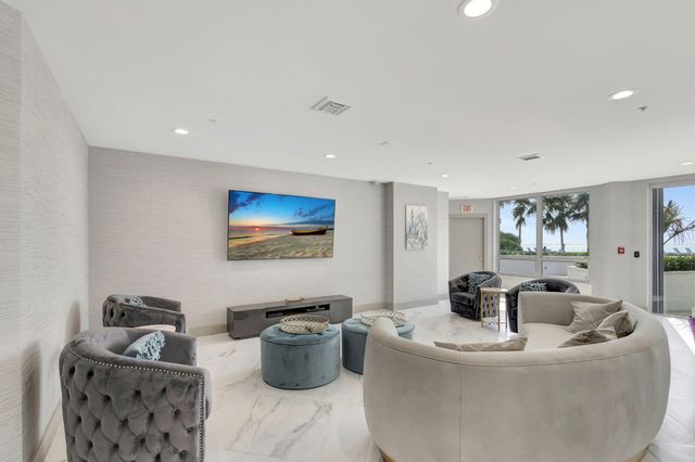 5200 N Ocean Drive 1004, Singer Island, FL 33404