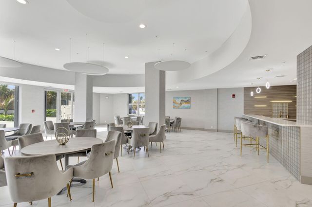 5200 N Ocean Drive 1004, Singer Island, FL 33404