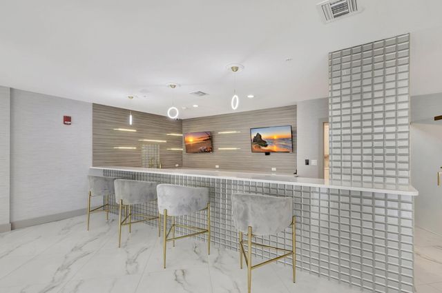 5200 N Ocean Drive 1004, Singer Island, FL 33404