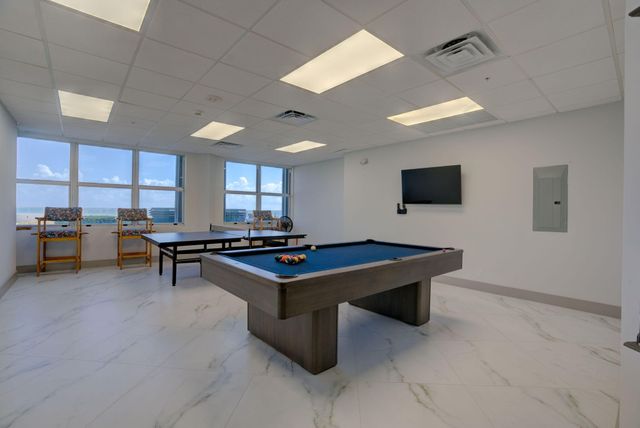 5200 N Ocean Drive 1004, Singer Island, FL 33404