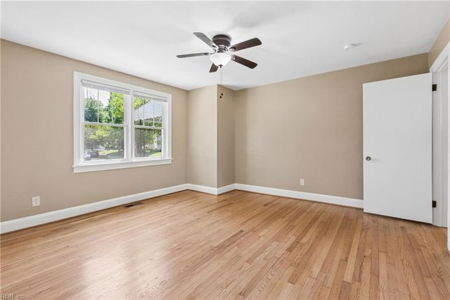 9221 Saint George AVE, Norfolk, VA 23503