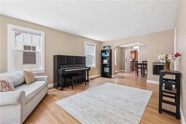 9221 Saint George AVE, Norfolk, VA 23503