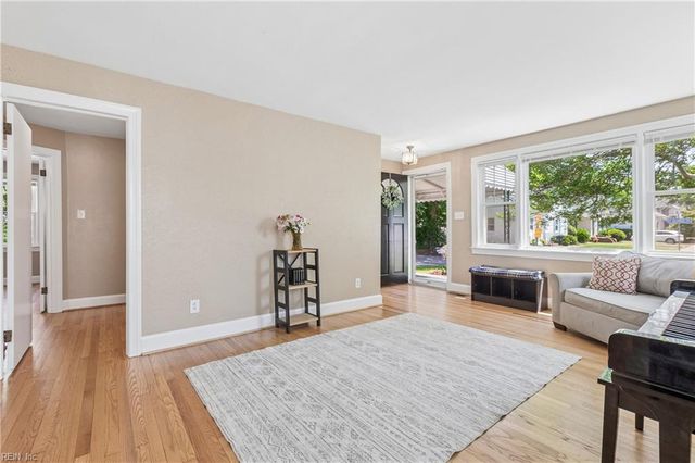 9221 Saint George AVE, Norfolk, VA 23503