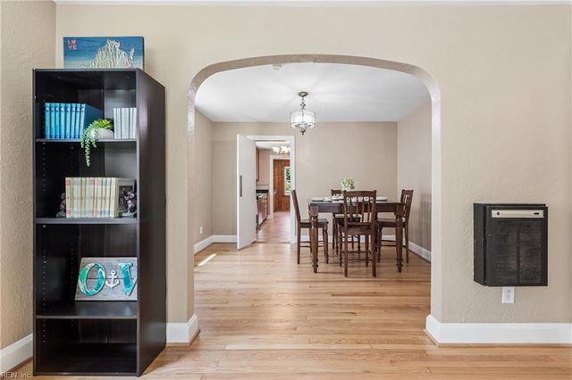 9221 Saint George AVE, Norfolk, VA 23503