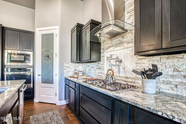 6716 RIO HACIENDAS Circle, El Paso, TX 79932