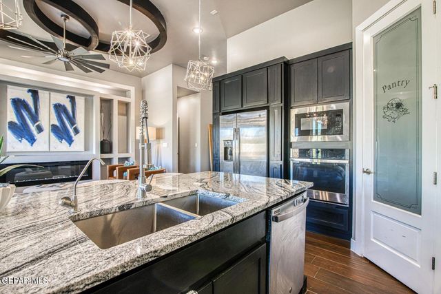 6716 RIO HACIENDAS Circle, El Paso, TX 79932