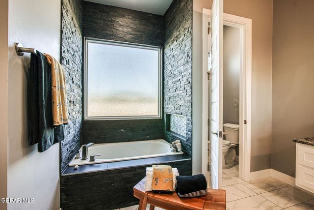 6716 RIO HACIENDAS Circle, El Paso, TX 79932