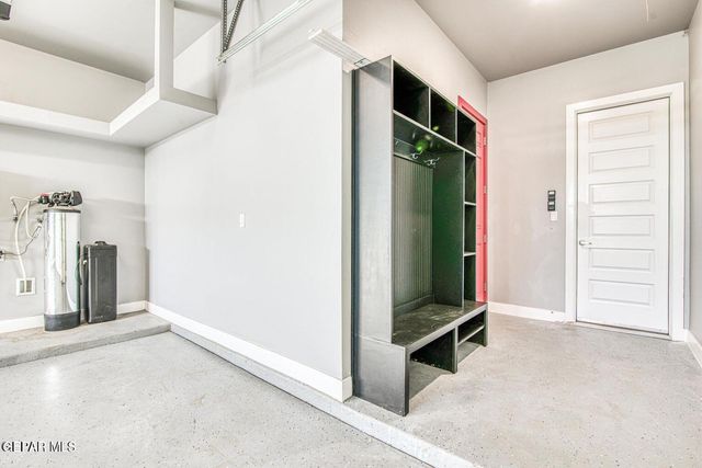 6716 RIO HACIENDAS Circle, El Paso, TX 79932