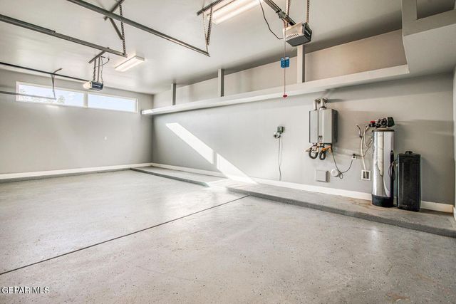 6716 RIO HACIENDAS Circle, El Paso, TX 79932