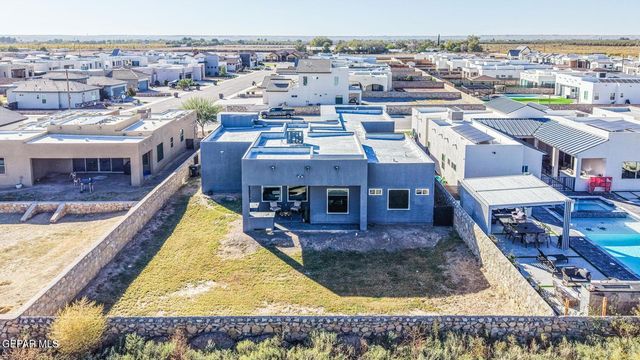 6716 RIO HACIENDAS Circle, El Paso, TX 79932