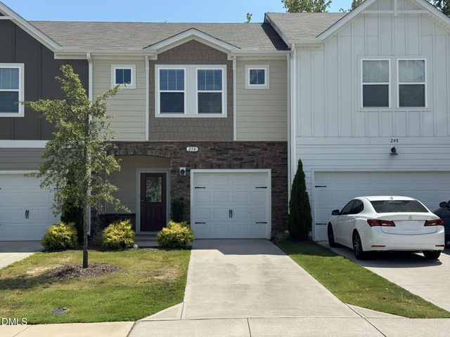250 Brook Farm Lane, Fuquay Varina, NC 27526