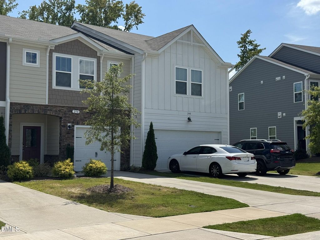 250 Brook Farm Lane, Fuquay Varina, NC 27526