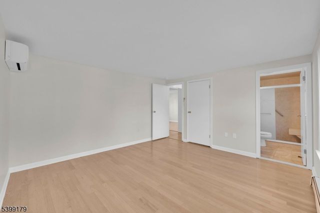 28 Duval St, Bridgewater Twp., NJ 08807