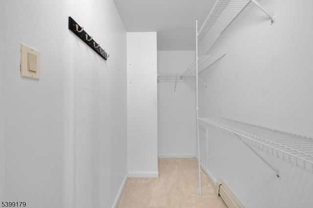 28 Duval St, Bridgewater Twp., NJ 08807