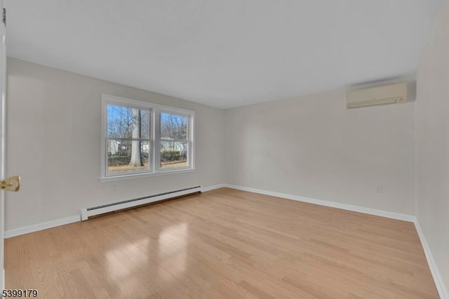 28 Duval St, Bridgewater Twp., NJ 08807