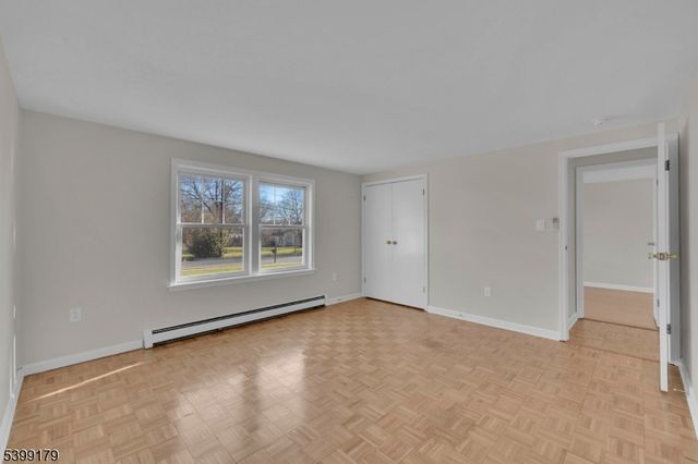 28 Duval St, Bridgewater Twp., NJ 08807