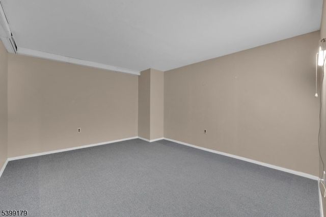 28 Duval St, Bridgewater Twp., NJ 08807