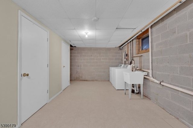 28 Duval St, Bridgewater Twp., NJ 08807