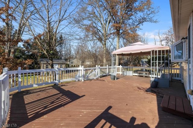 28 Duval St, Bridgewater Twp., NJ 08807