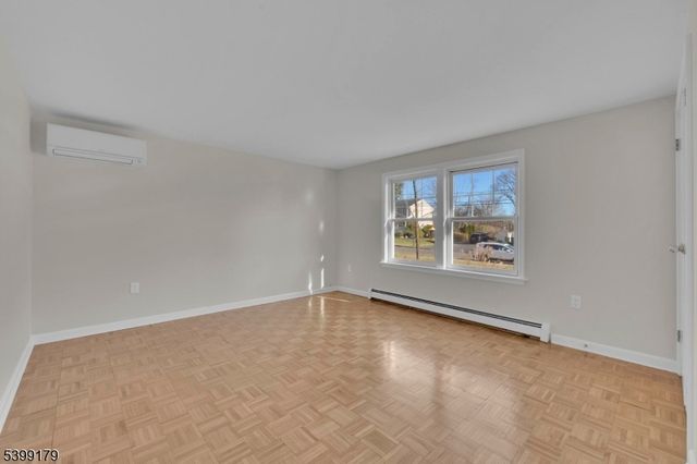 28 Duval St, Bridgewater Twp., NJ 08807