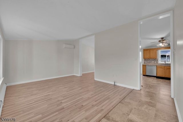 28 Duval St, Bridgewater Twp., NJ 08807