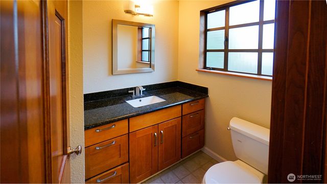 16902 28th Avenue SW, Burien, WA 98166