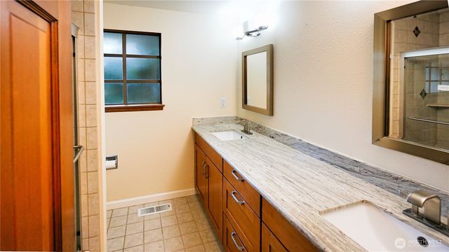 16902 28th Avenue SW, Burien, WA 98166