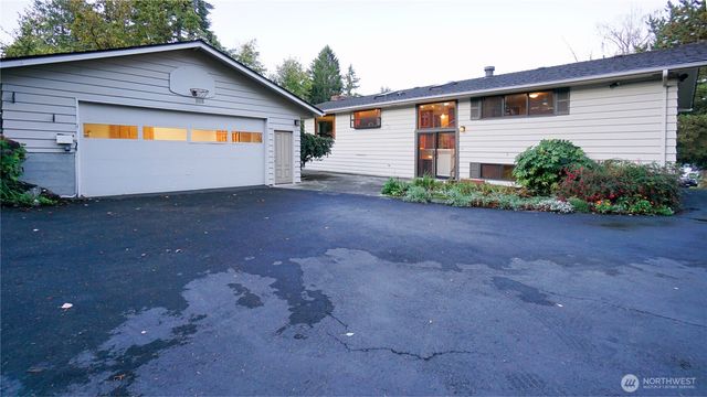 16902 28th Avenue SW, Burien, WA 98166