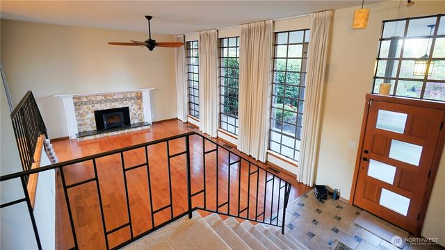 16902 28th Avenue SW, Burien, WA 98166