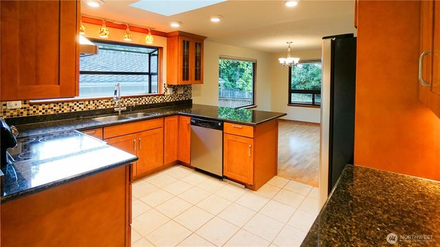 16902 28th Avenue SW, Burien, WA 98166