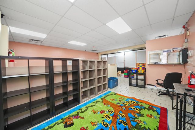 2909 W 63rd Street, Chicago, IL 60629