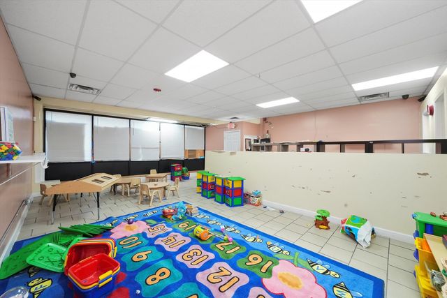 2909 W 63rd Street, Chicago, IL 60629