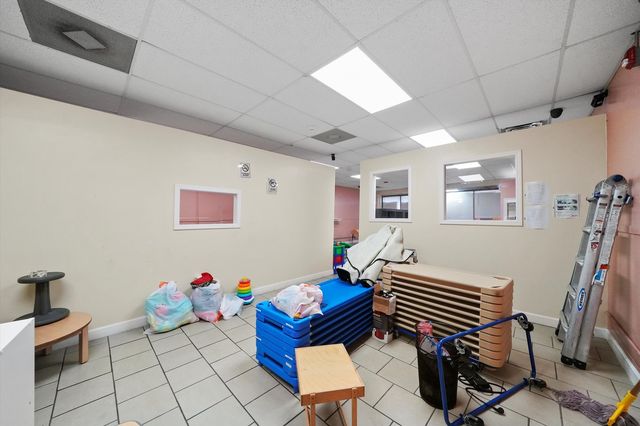 2909 W 63rd Street, Chicago, IL 60629