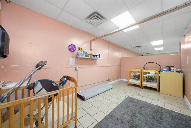 2909 W 63rd Street, Chicago, IL 60629