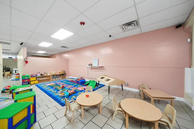 2909 W 63rd Street, Chicago, IL 60629