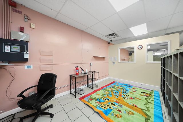2909 W 63rd Street, Chicago, IL 60629