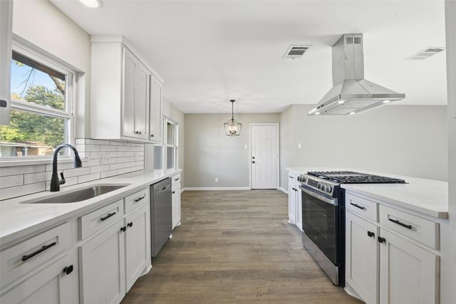 8012 Laura Street, North Richland Hills, TX 76180