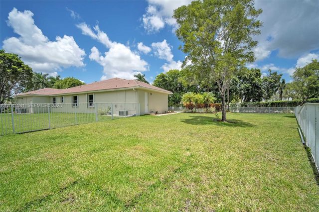 16310 Paddock Lane, Weston, FL 33326