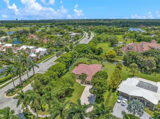 16310 Paddock Lane, Weston, FL 33326