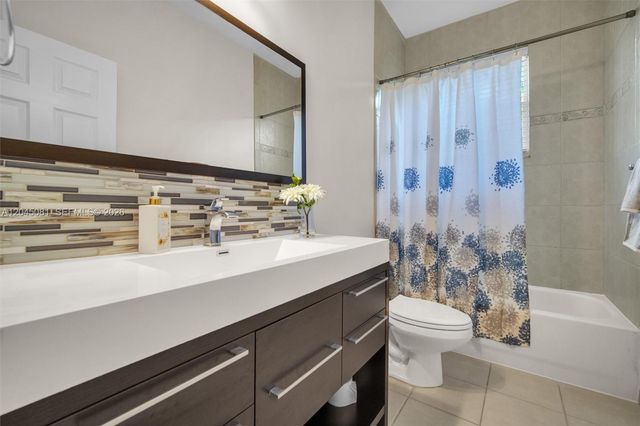 16310 Paddock Lane, Weston, FL 33326