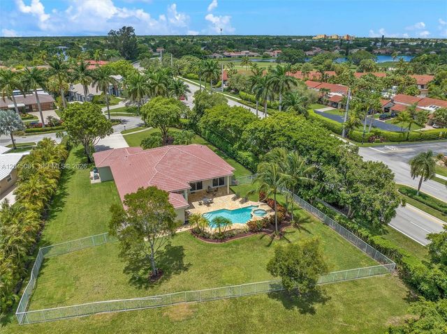 16310 Paddock Lane, Weston, FL 33326