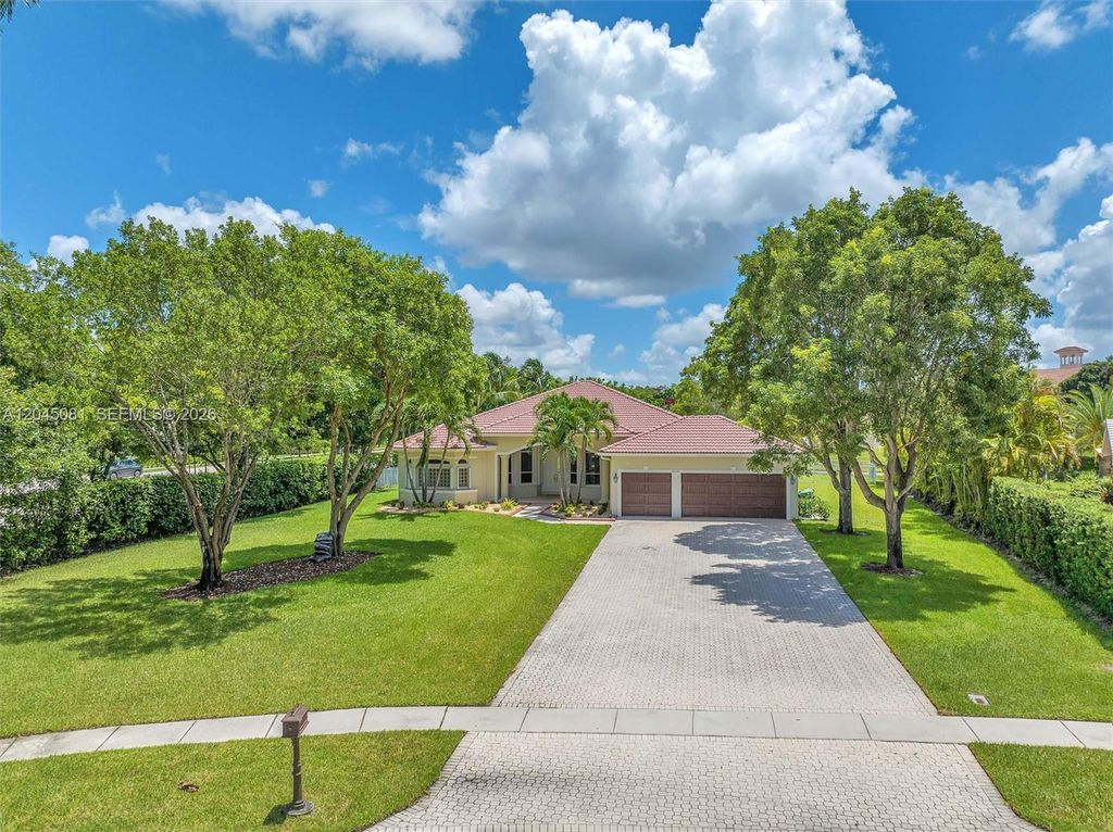 16310 Paddock Lane, Weston, FL 33326