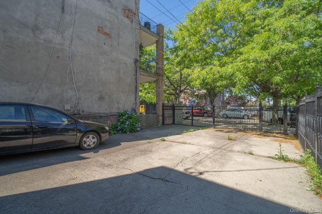 2823 W 37th Street, Brooklyn, NY 11224