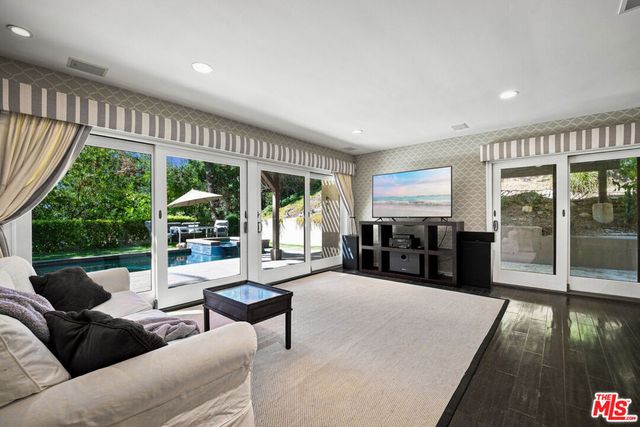 17431 Sumiya Drive, Encino, CA 91316