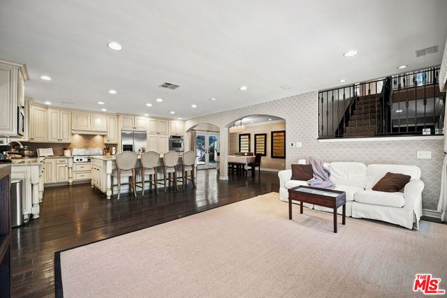 17431 Sumiya Drive, Encino, CA 91316