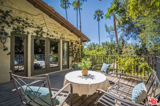 17431 Sumiya Drive, Encino, CA 91316