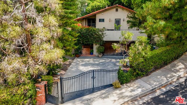 17431 Sumiya Drive, Encino, CA 91316