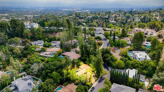 17431 Sumiya Drive, Encino, CA 91316
